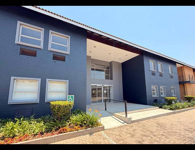 3,356M² OFFICE TO LET IN HALFWAY GARDENS